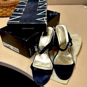 Anne Klein New York evening sandal black satin with rhinestone  perfect